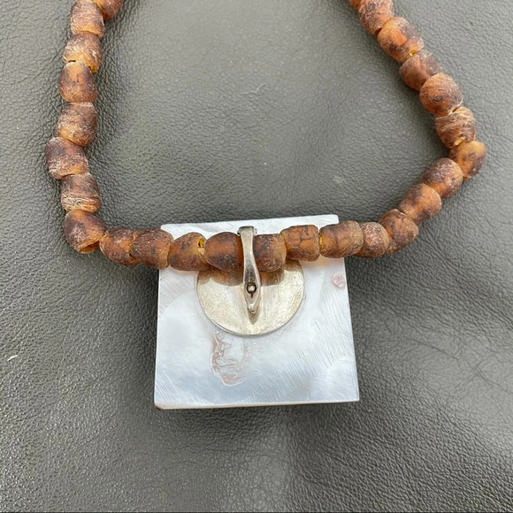 Amber Sea glass beaded necklace w vintage pendant - Picture 5 of 5